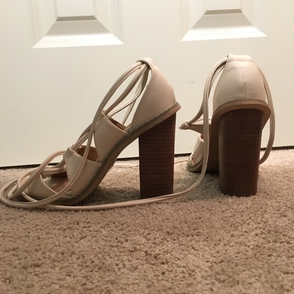 Urban outfitters Cream lace-up block heels - Picture 4 of 4